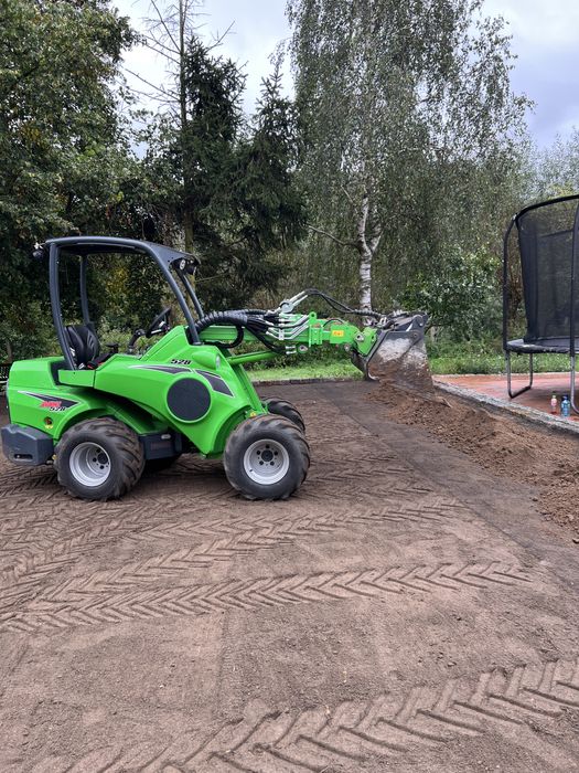 Wynajem Avant 528 z operatorem