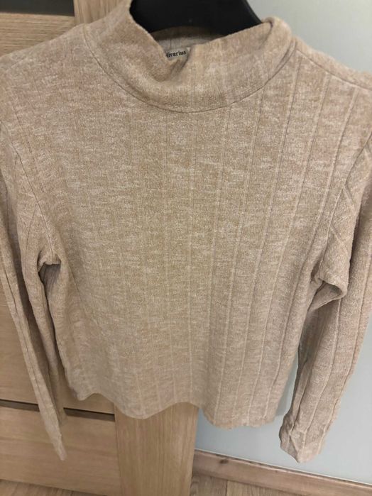 Golf damski beżowy Stradivarius rozm.M