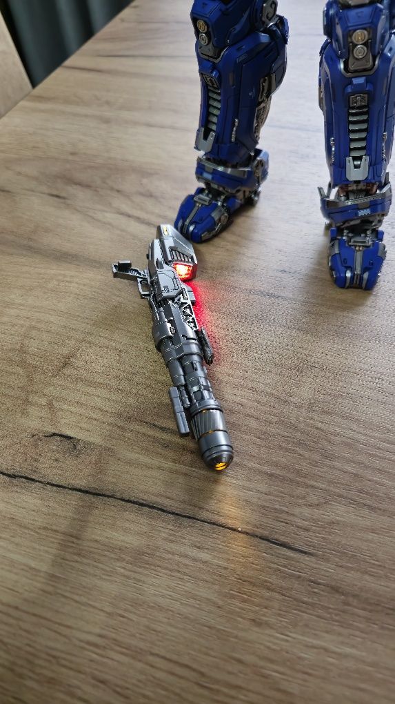 Transformers Optimus Prime 1/6 z efektami