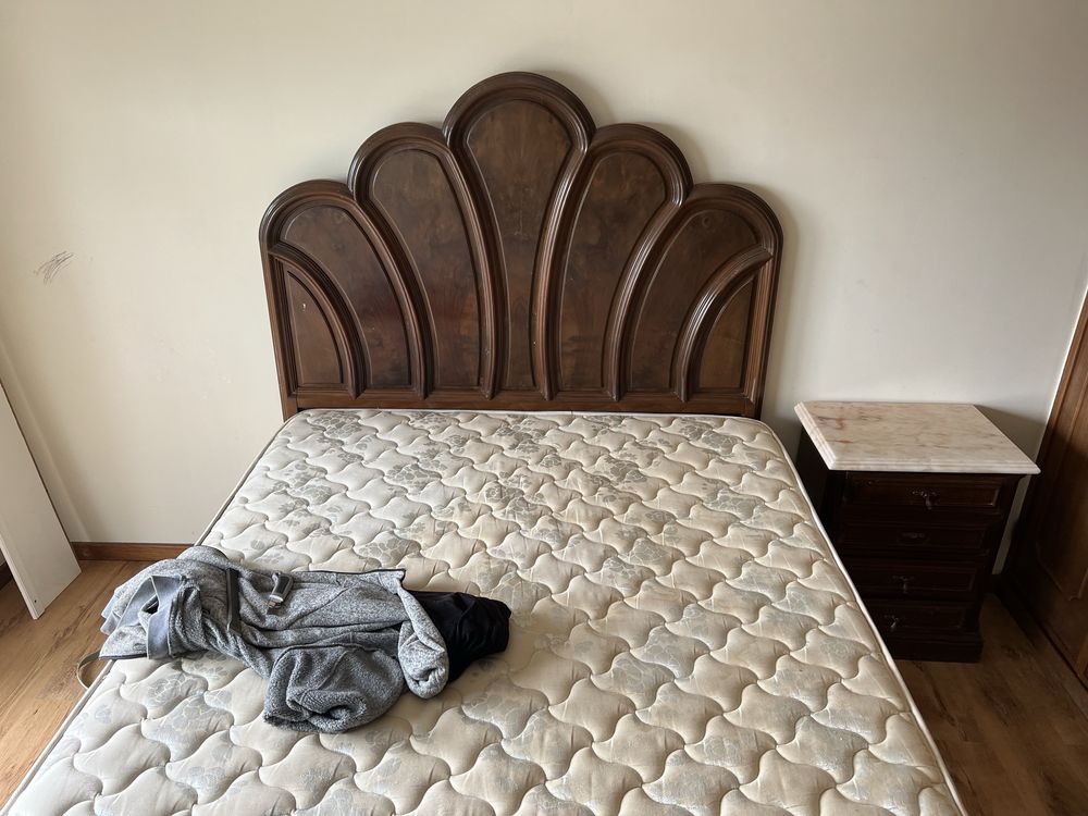 Comoda e mesa de cabeceira