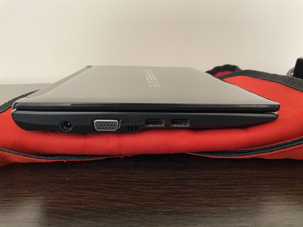 Нетбук Acer Aspire One D255E