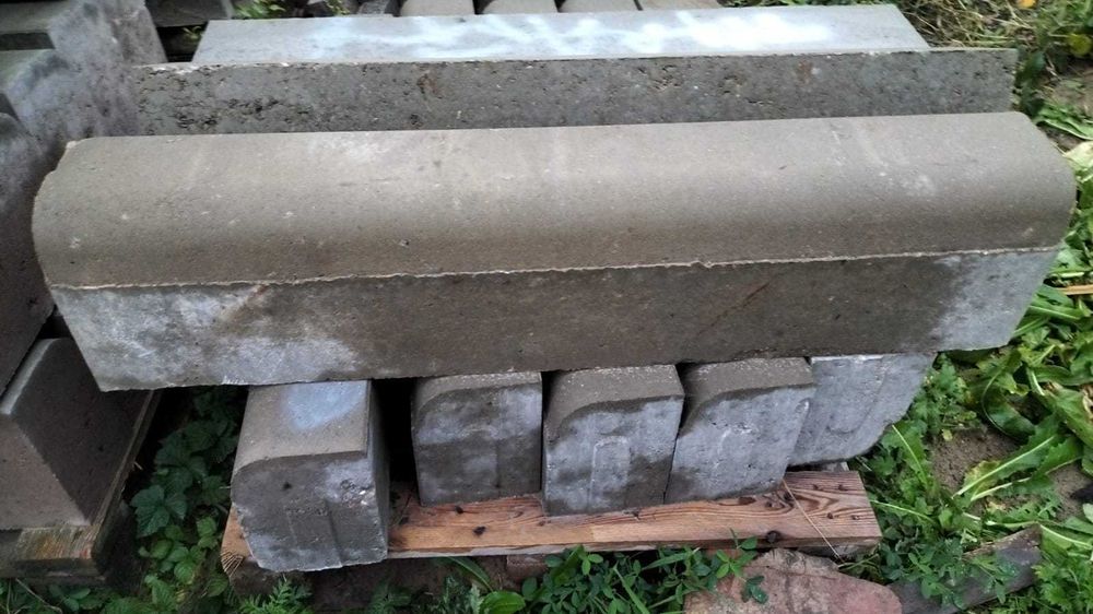 Krawężnik najazdowy 15/22/100