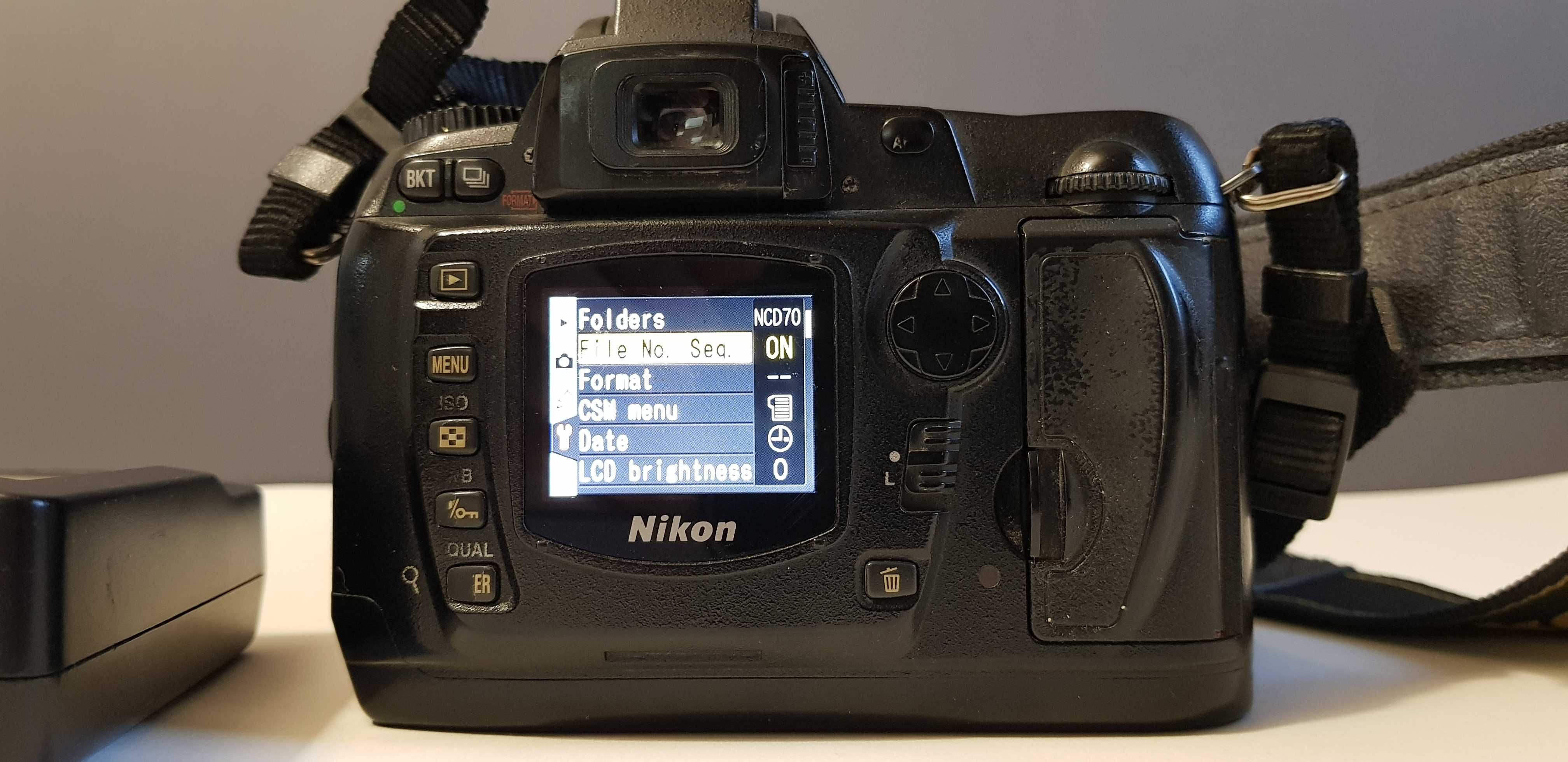 Nikon D70 100% sprawny z baterią, ładowarką i kartą CF 1GB