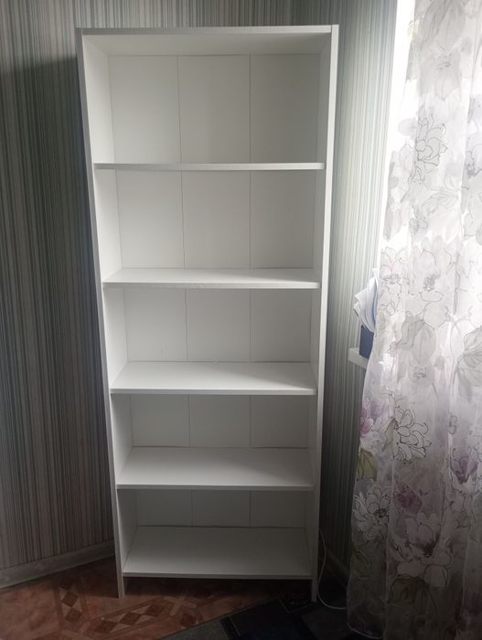 Стеллаж,полка для комнаты срочно