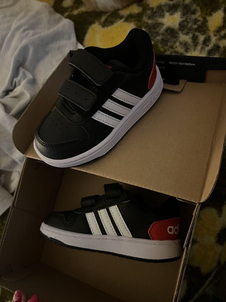 Tenis Adidas, Tam 21