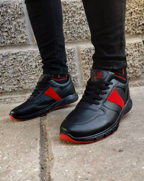 Стильні чоловічі кросівки. В наявності  25,7/26,2/26,7/27,2/ 28см