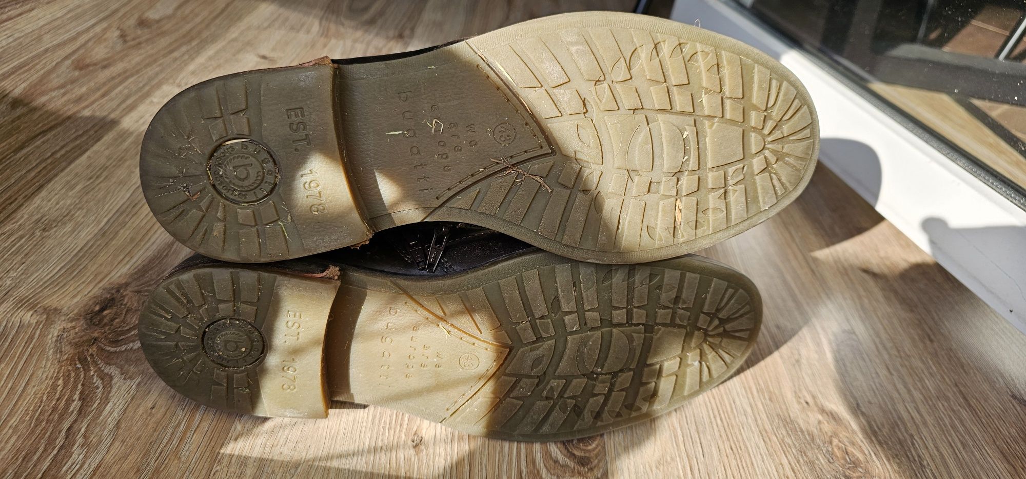 Bugatti skórzane buty męskie rozmiar 43 wkładka 29,5cm