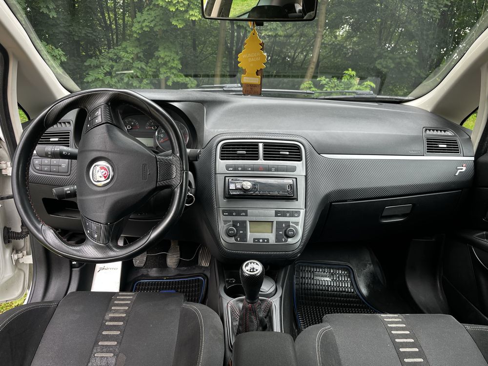 Fiat Grande Punto 1.4t-jet 120km 124kk 2009