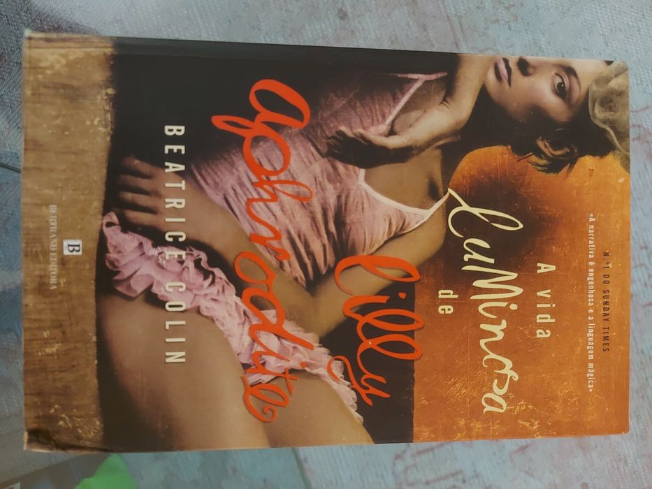 Beatrice Collin | A vida luminosa de Lilly Aphrodite