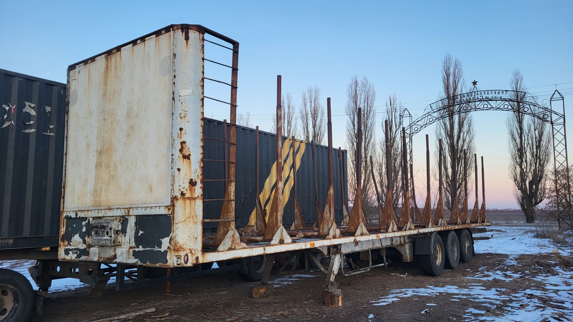Продам напівпричіп-лісовоз Fruenauf Netam