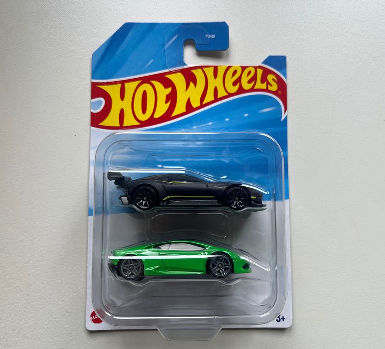 Hot Wheels 2-pack Lamborghini Huracan + Aston Martin Vulcan.