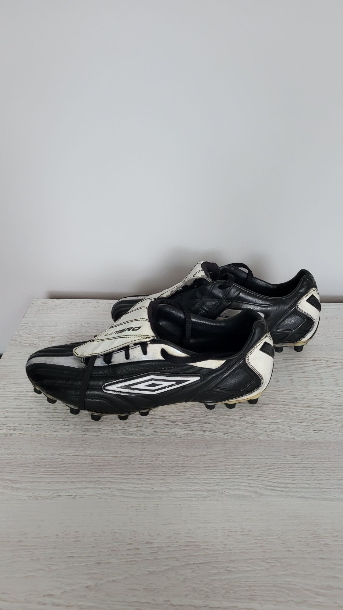 Buty piłkarskie korki Umbro rozmiar 40/41