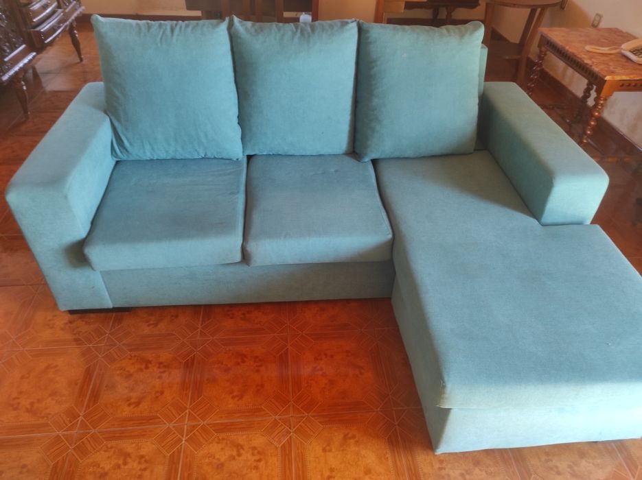 Sofá com chaise longue