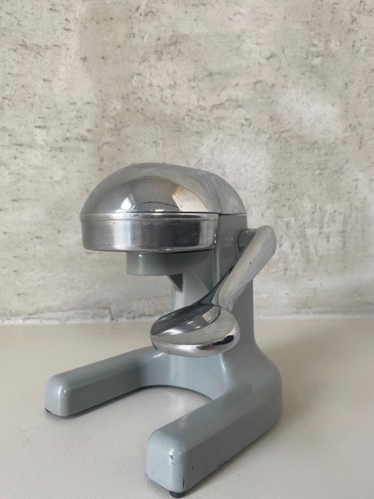 Vintage wyciskarka do cytrusów owoców wyciskacz bauhaus chromowana
