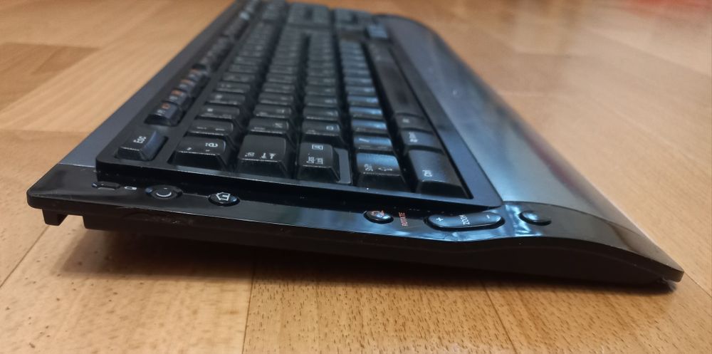 Клавіатура безпровідна Logitech S 510 б/у.