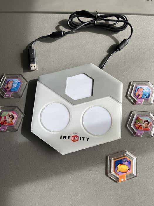 Disney Infinity placa e personagens