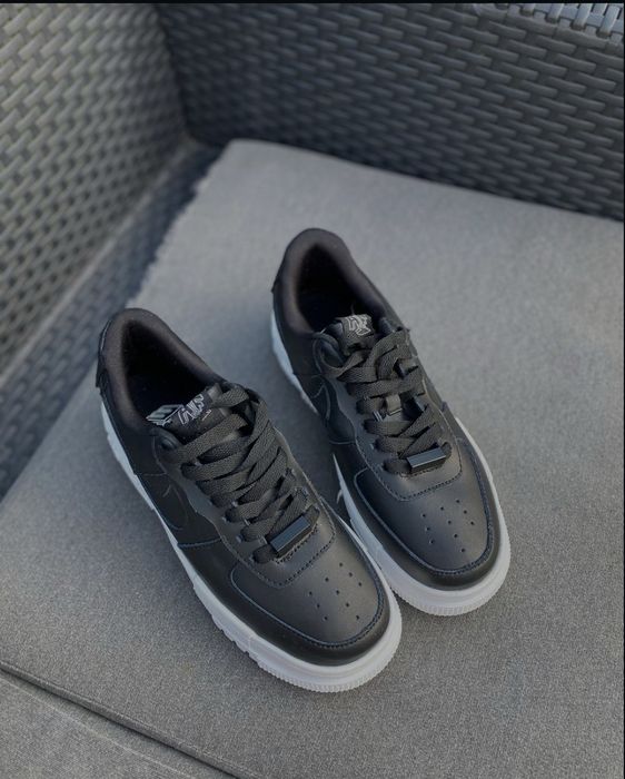 Кросівки, кеди жіночі