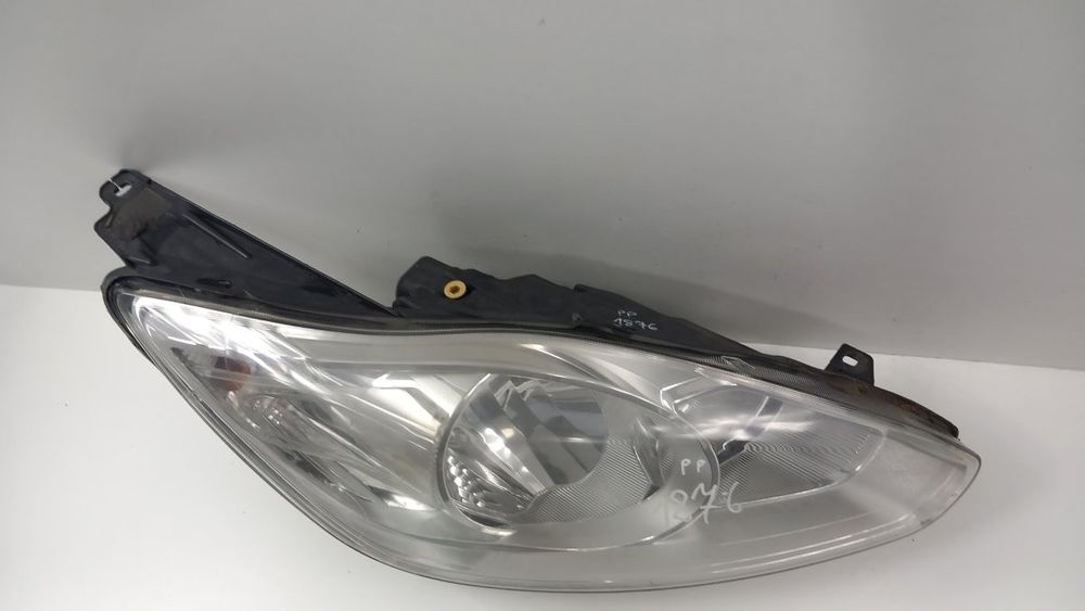 Ford C-Max Mk2 Lampa Przód Prawa