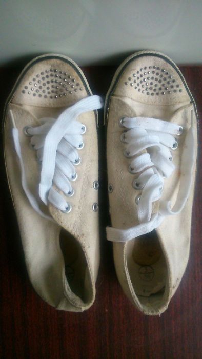 Кеды девичьи белые