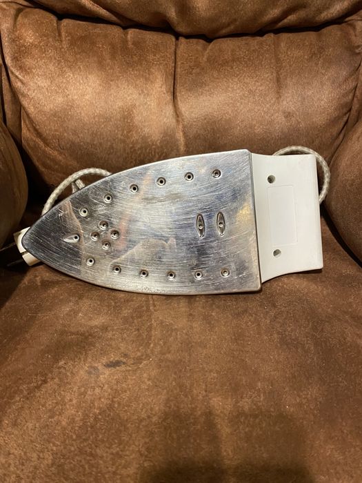 Утюг б/у работает