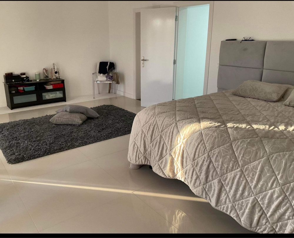 Quarto de casal com suite mêz ou diaria zona calma