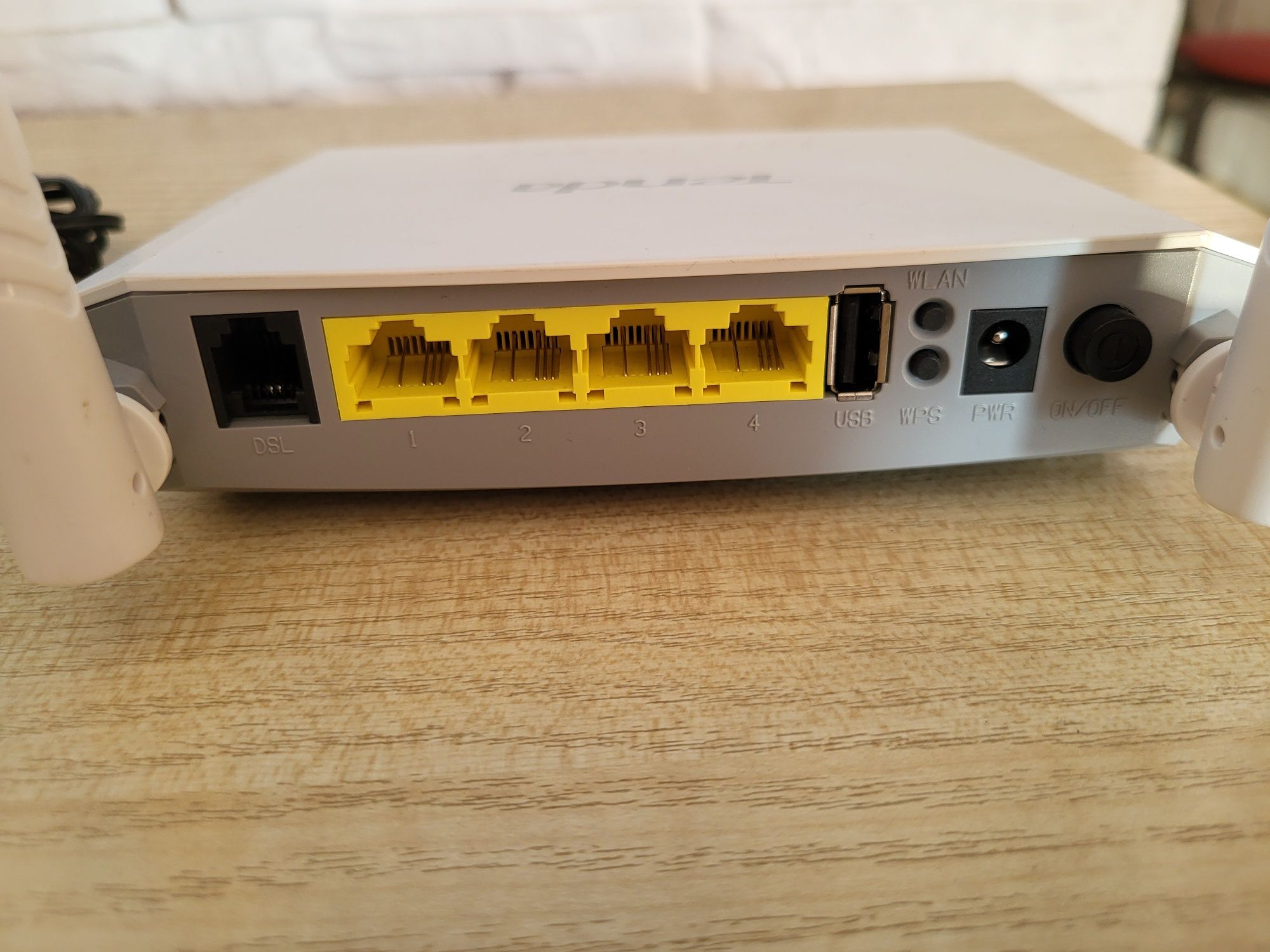 Ruter Tenda D301v2 300Mbps