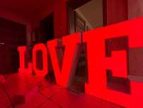 Napis Led Love podświetlany