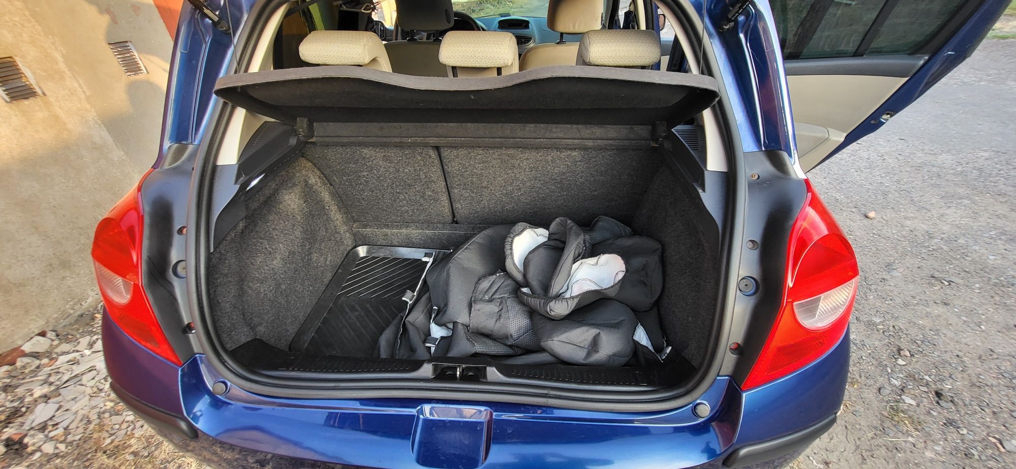 Renault clio 3 1.5 dci 2006 рік
