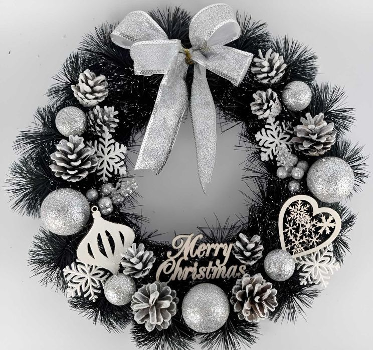 Новорічний віночок діаметром 40 см.