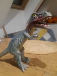 Dinozaur tyranozaur