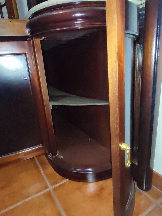 Móvel para hall de entrada com espelho