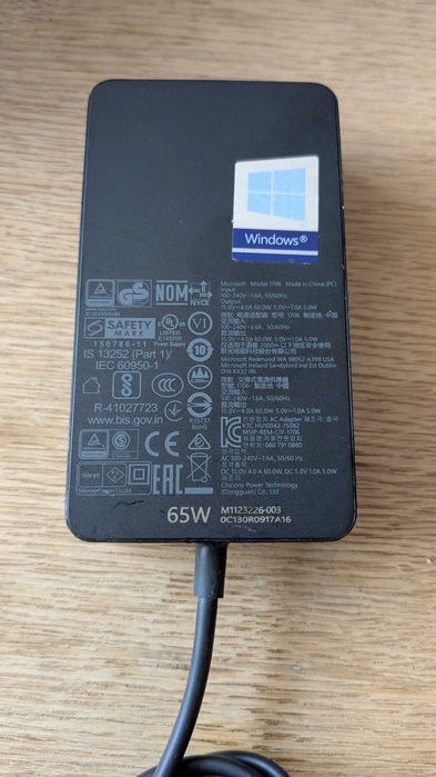Microsoft Surface 65W зарядка