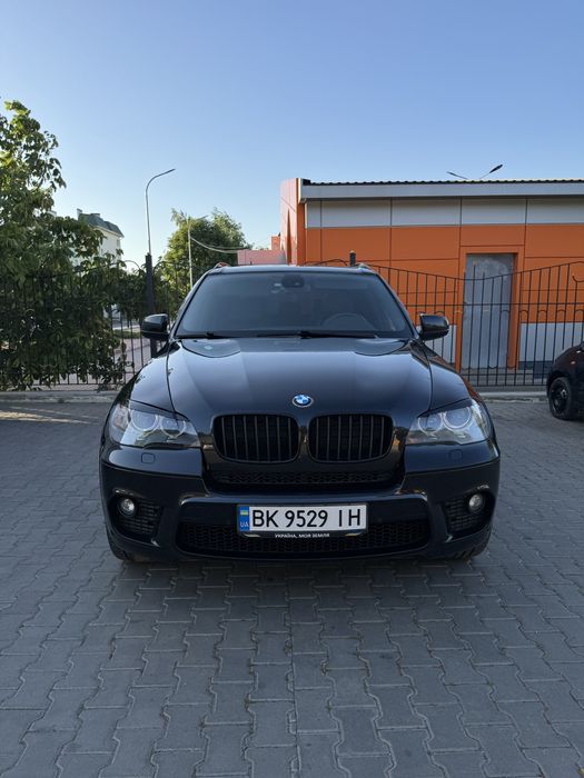 Продам Bmw x5 4.0d 2011