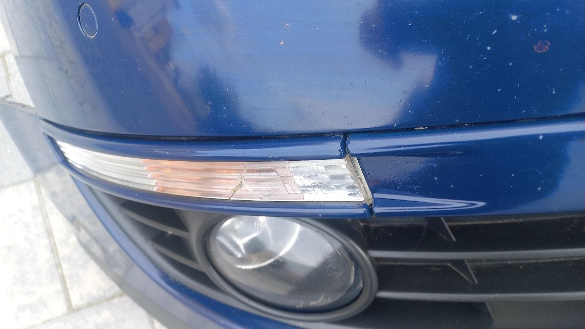 Vw passat b6 zderzak przód przedni niebieski la5e czujniki parkowania