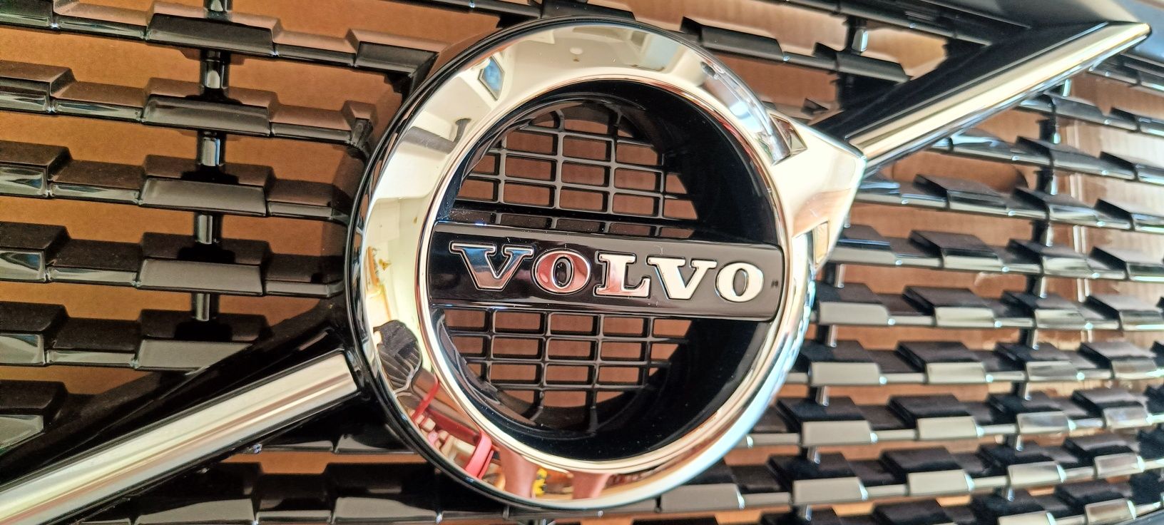 Grill Volvo XC90 R-design NOWY