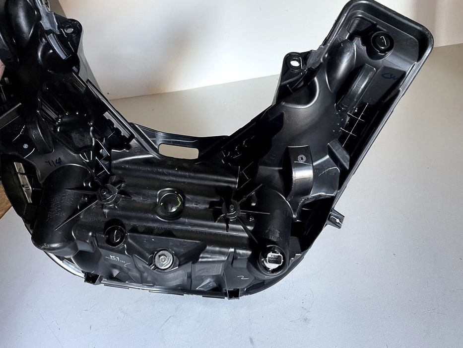 CZESCI Honda Forza NSS 125  350 18r 22r lampa reflektor przód przednia