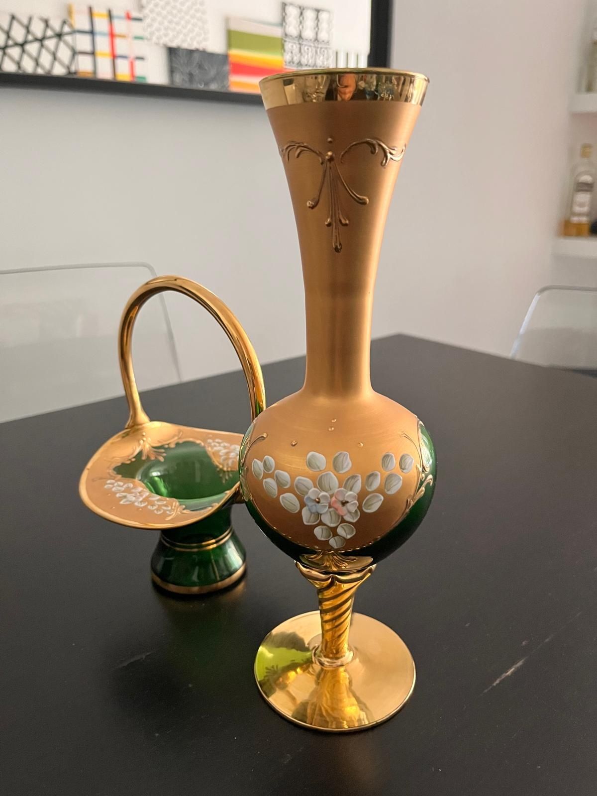 Vaso e cesta de vidro pintado à mão