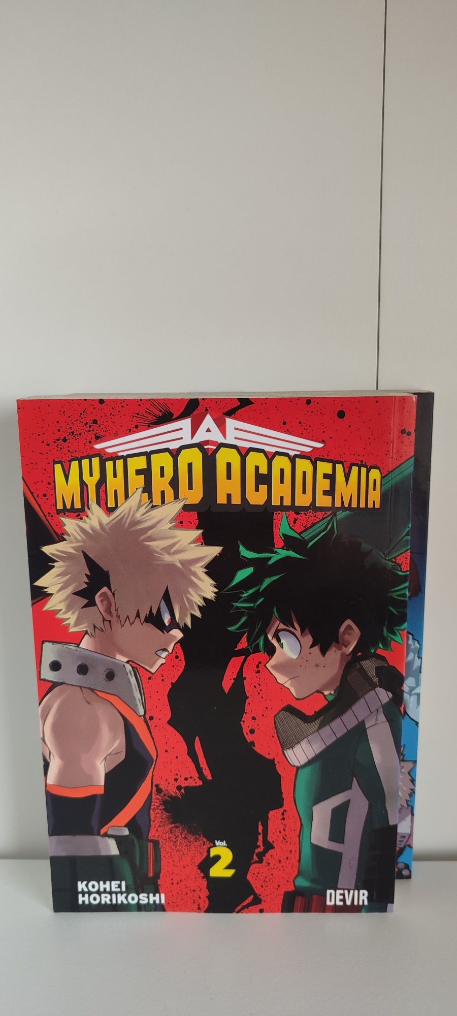 Vendo volumes 1 a 3 do manga My Hero Academia, edição da Devir
