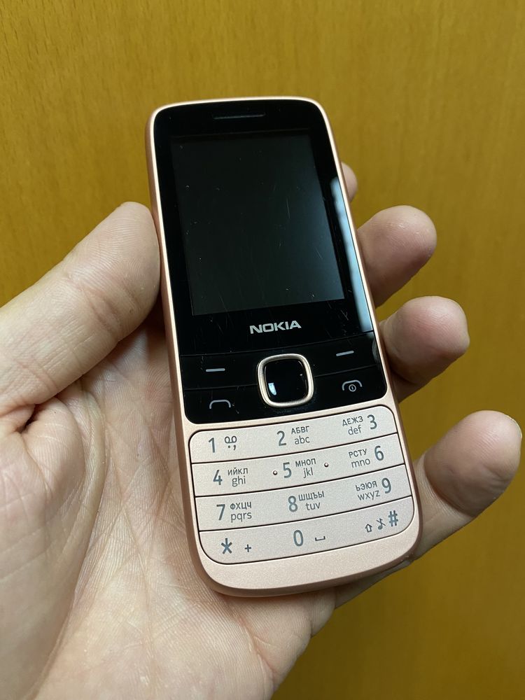 Кнопочний телефон nokia 225 4g