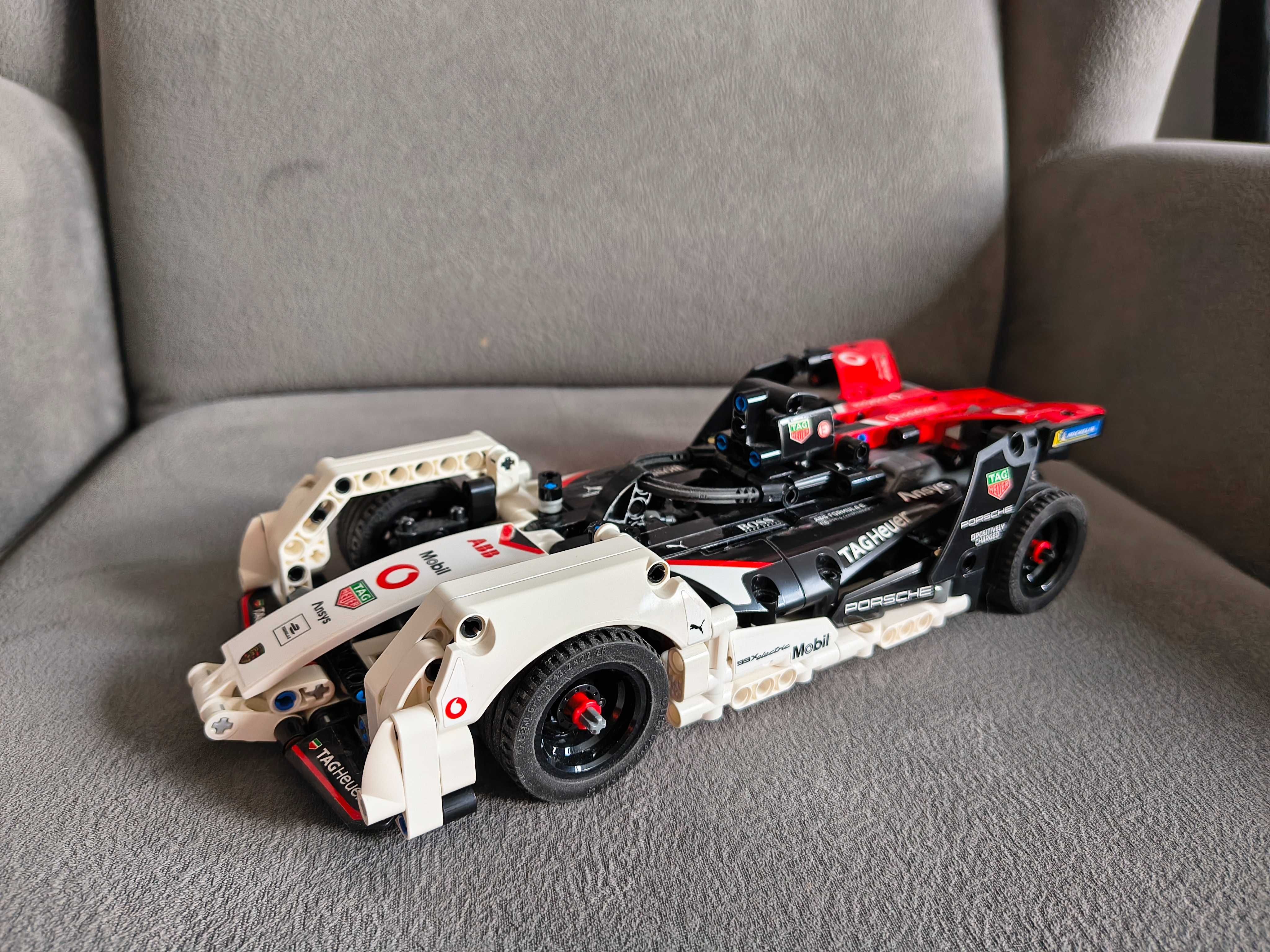 LEGO 42137 Formula E® Porsche 99X Electric