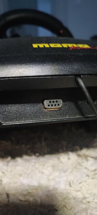 Logitech Momo Racing руль