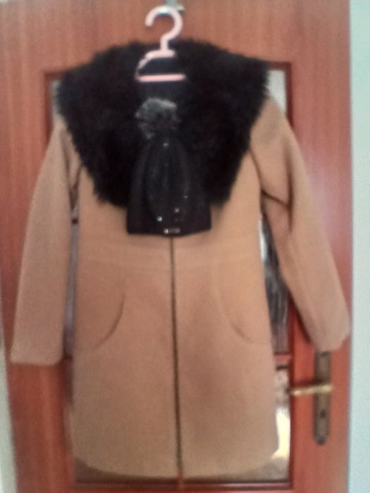 Plaszczyk mgratis czapka