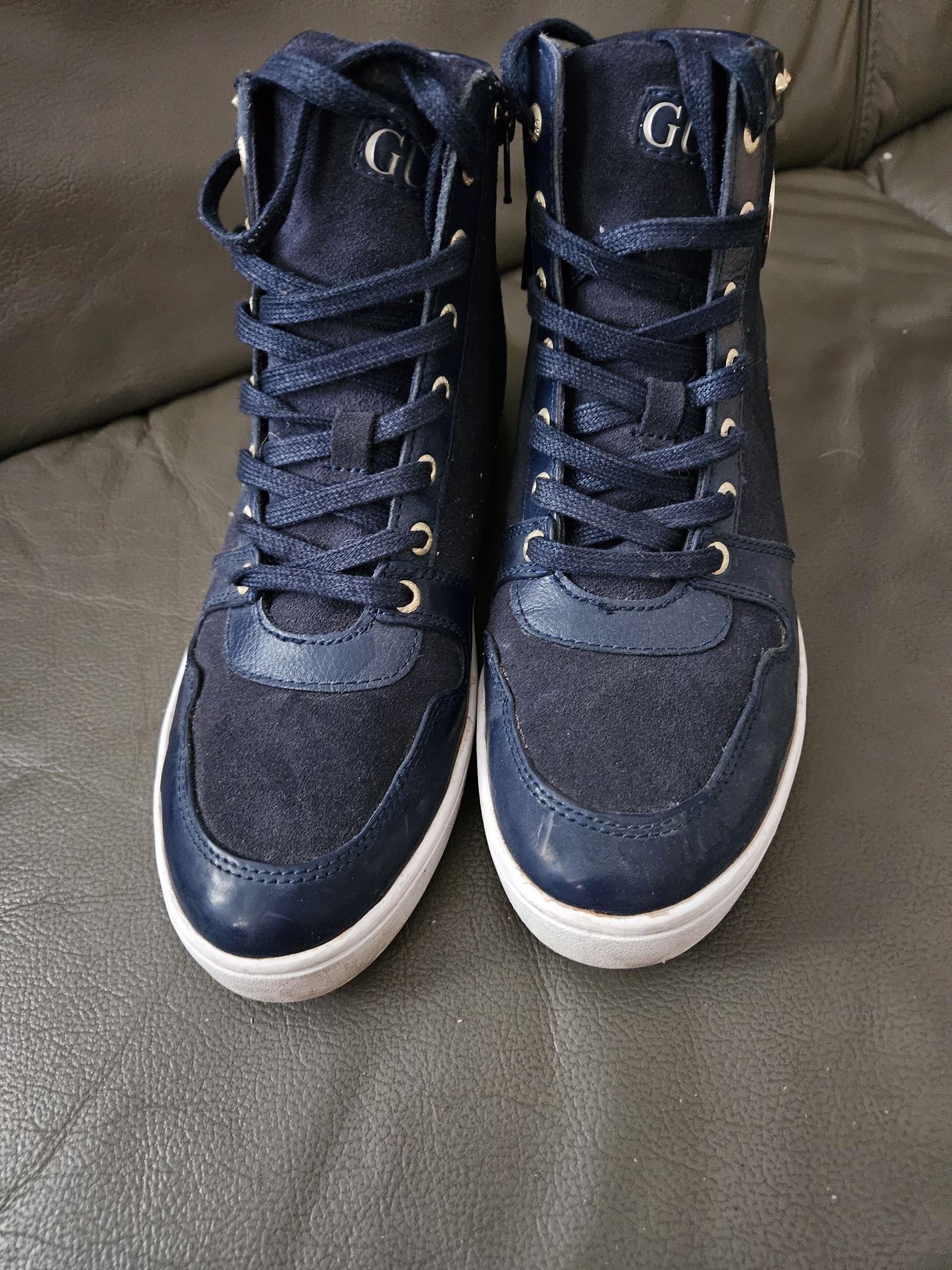 Guess wewnętrzny koturn botki trampk 40