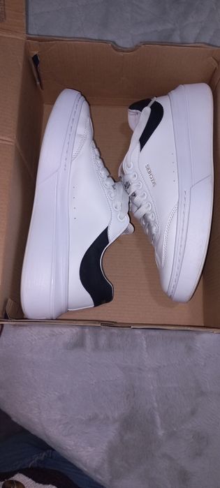 Sapatilhas semi novas