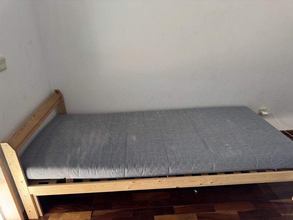 Cama solteiro seminovo