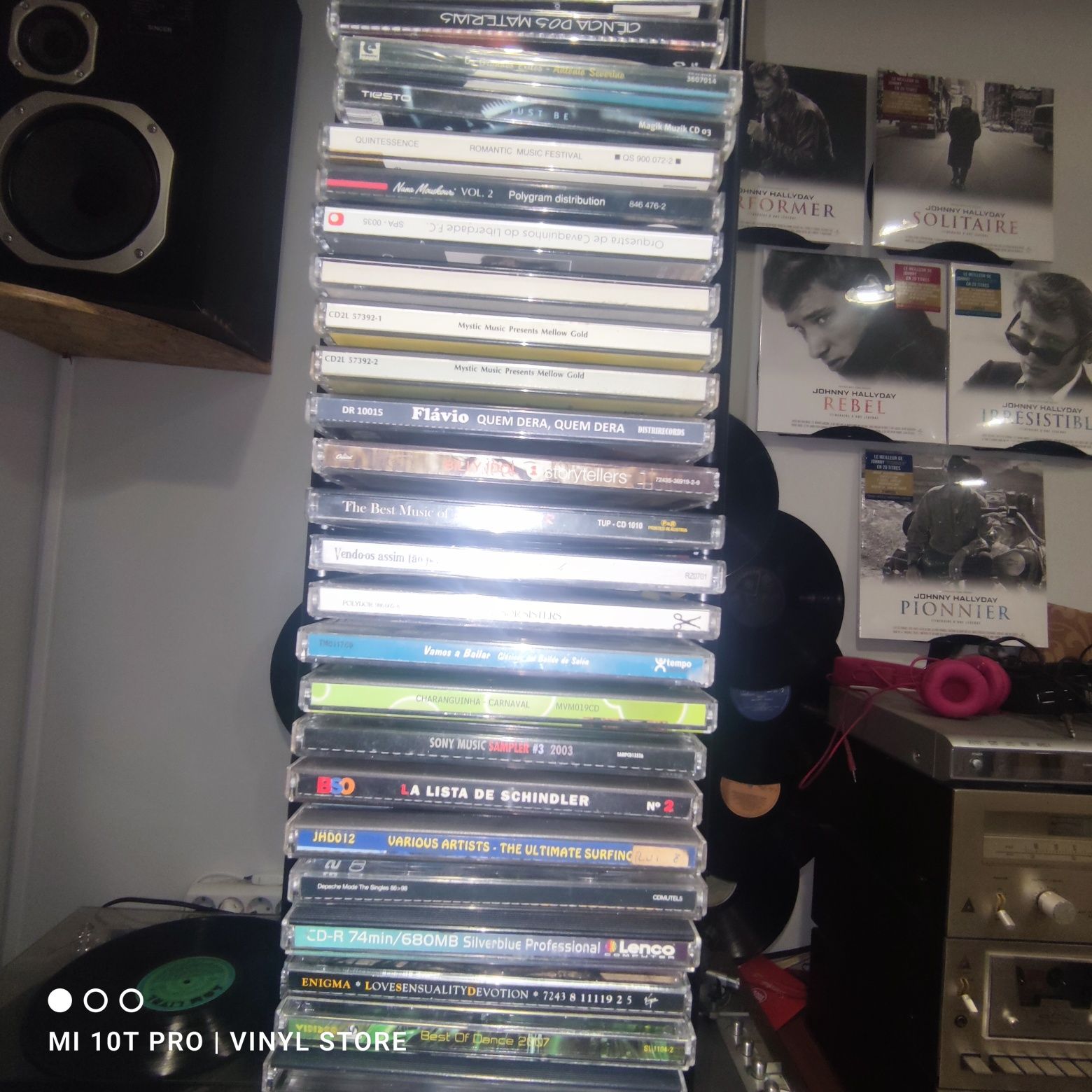 Arquivador Estante com +- 90 CD expositor como NOVO