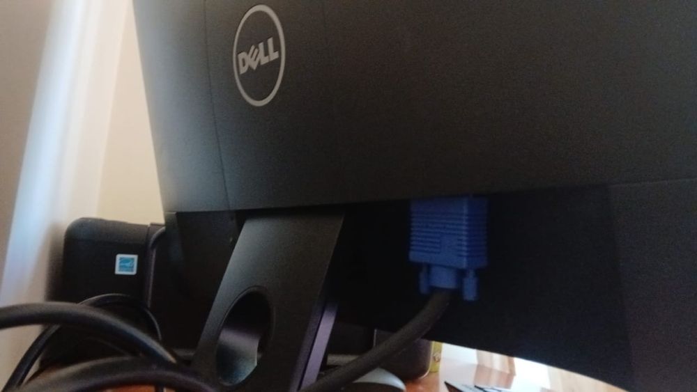 Lenovo ThinkCentre M710E + Monitor Dell