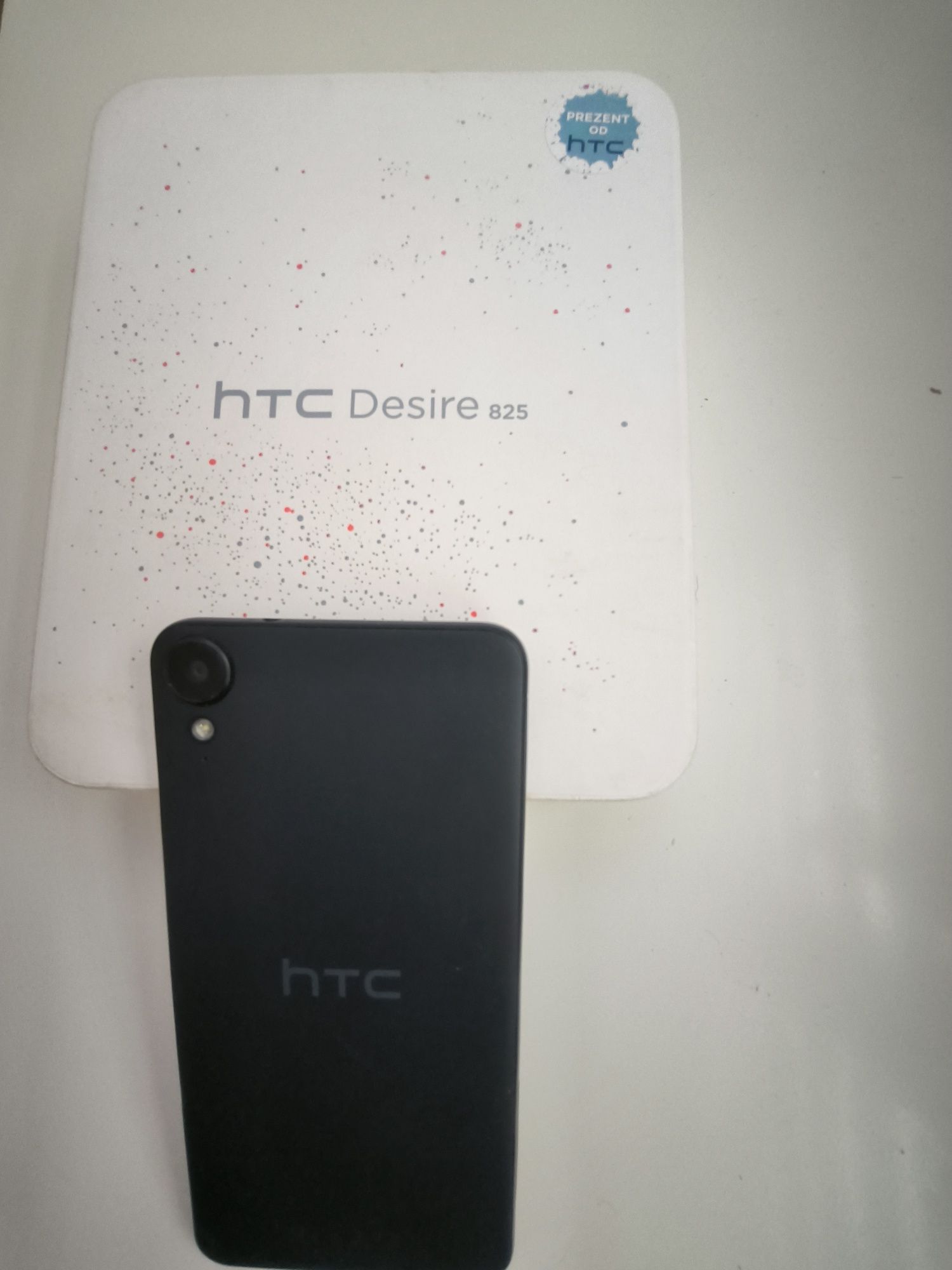 HTC  Desire 825 Telefon