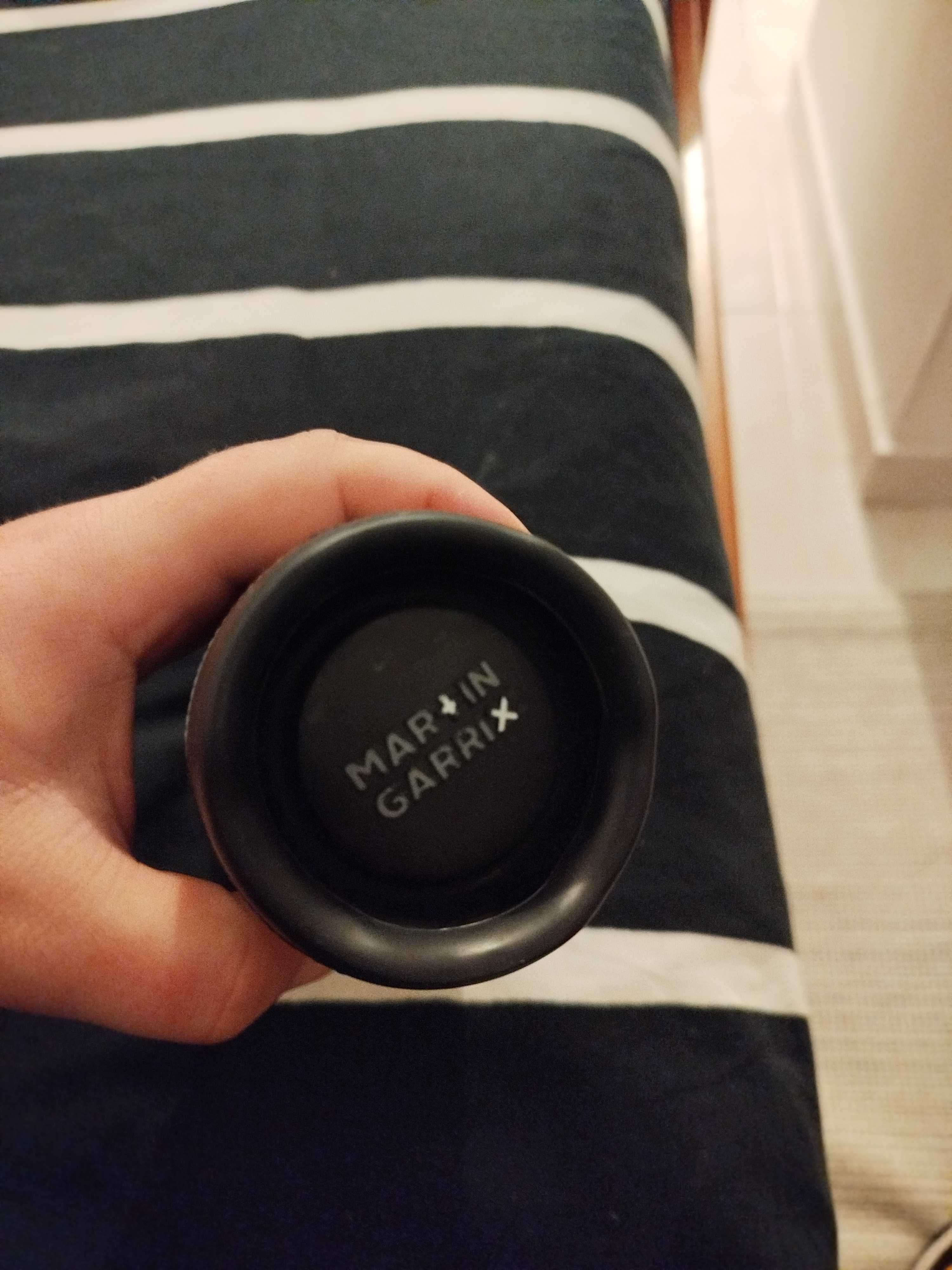 Coluna JBL x Martin Garrix