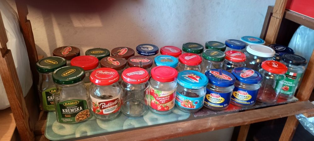 Słoiki szklane o różnej pojemności